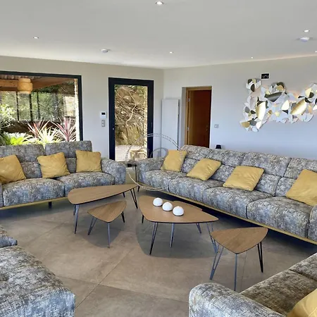 Aussergewoehnliche Am Cap Benat By Interhome Feriehus *